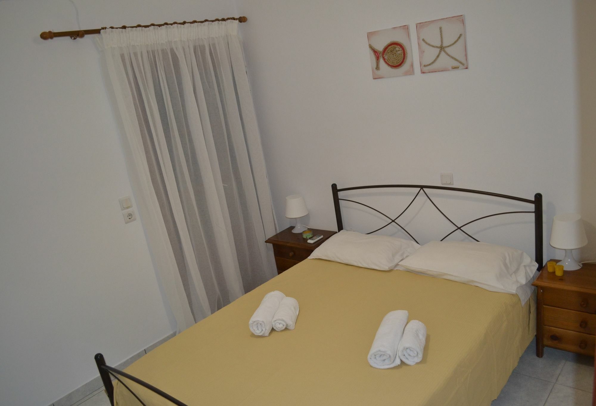Floralia Hotel Karterados  Ngoại thất bức ảnh