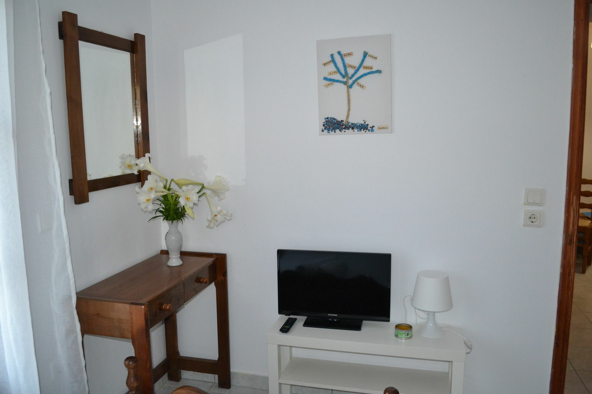 Floralia Hotel Karterados  Ngoại thất bức ảnh